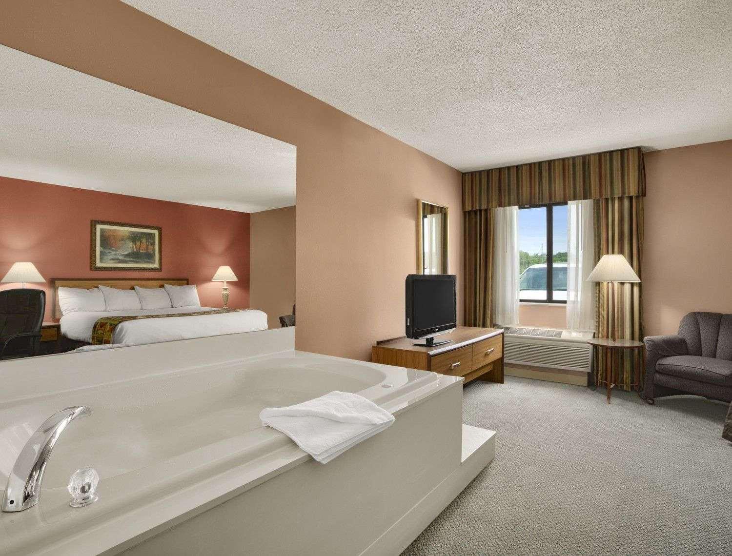 Baymont By Wyndham Sullivan Esterno foto