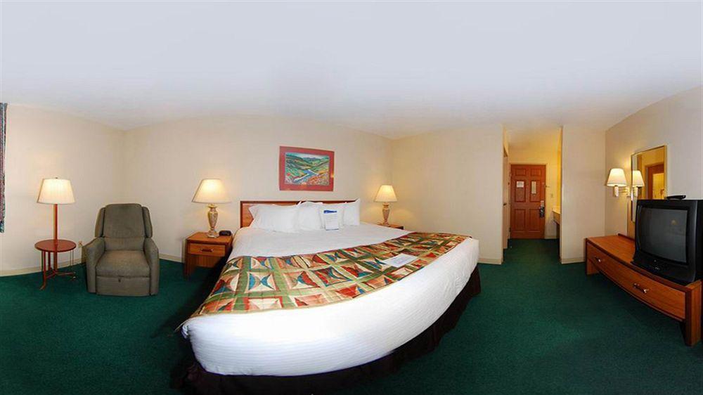 Baymont By Wyndham Sullivan Esterno foto